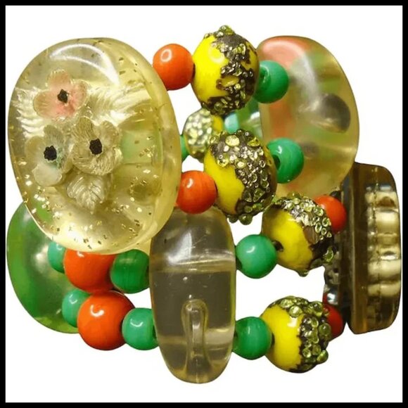 Vintage Lucite Tropical Fruit Salad Beaded Wrap Bracelet Retro Style - Picture 2 of 11